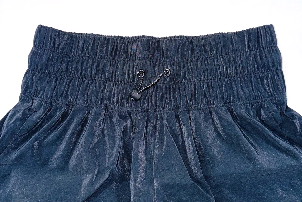 Pantalones Cortos Para Mujer Champion Tejidos Parche C Logo Cintura Alta 2.5 Entrepierna Negros Talla M Foto 3 de 4