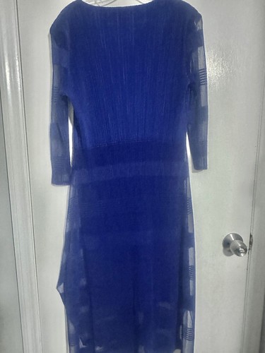 Veeca Accordian Crinkle Pleat Cut Out Dress Blue Size Large - Picture 3 of 10
