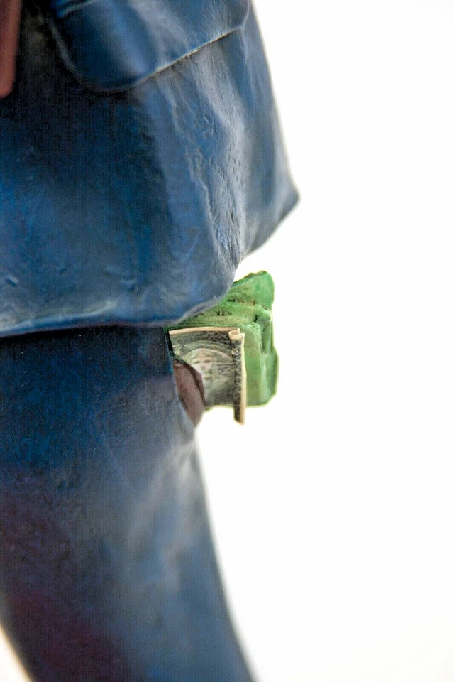 Figura Forchino Businessman Manager hombre de negocios num./lim. Edición 20250A Foto 3 de 4