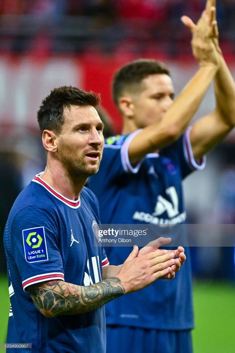 Les maillots du PSG au nom de Lionel Messi s'arrachent en Côte-d'Or