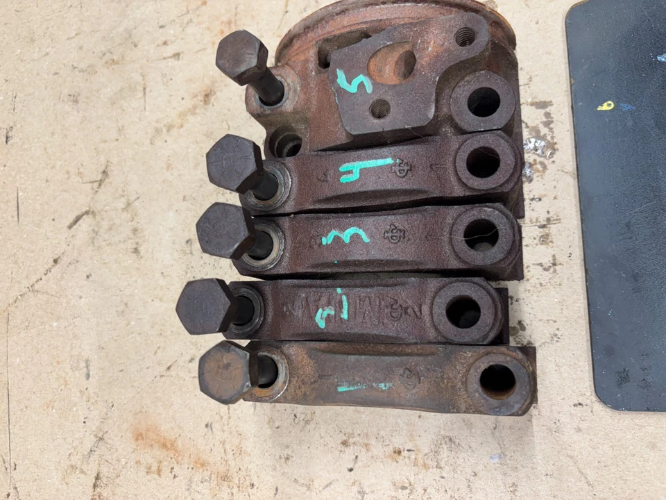 DODGE DART DUSTER CARREGADOR D150 RT 318 360 340 TAMPA PRINCIPAL DO VIRABREQUIM DO MOTOR SE - Imagem 2 de 4