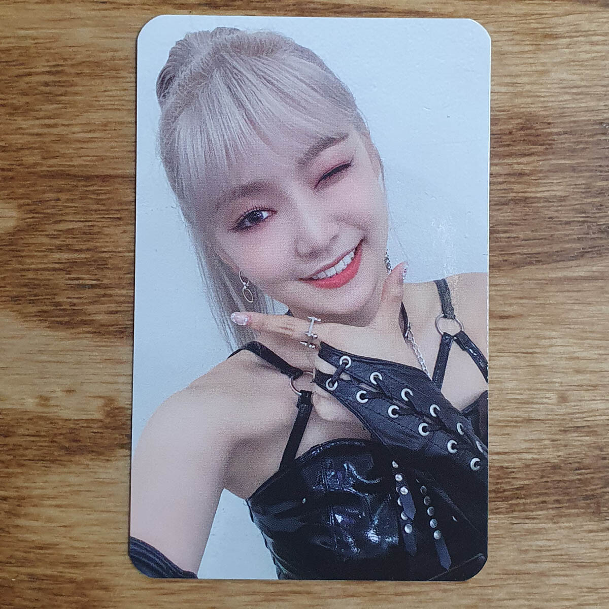 Onda Official Photocard Everglow 2nd Mini [-77.82X-78.29] Genuine