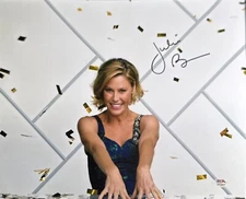 Julie Bowen Signed 11x14 Photo Modern Family PSA AP18924