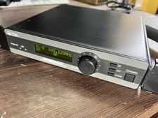 TOA WT-5805 UHF Diversity Wireless Tuner W/ Rack Mounts