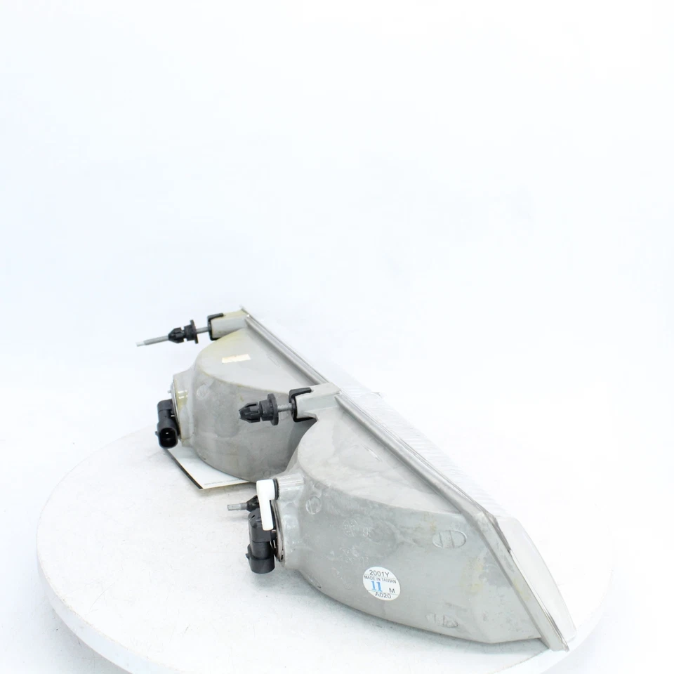 Número de pieza de lámpara de cabeza izquierda TYC - 114-00227BL para Chrysler Concorde 1997 Foto 2 de 4