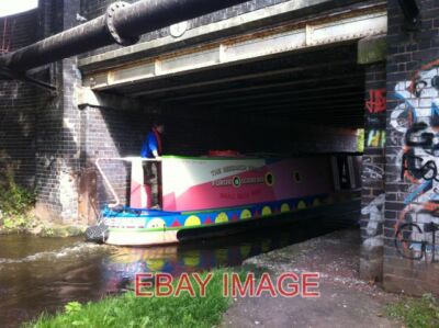 FOTO EINE MANIE ZUM SCHREIBEN: FUROR SCRIBENDI GEHT UNTER STONEY STANTON ROAD COV vorbei