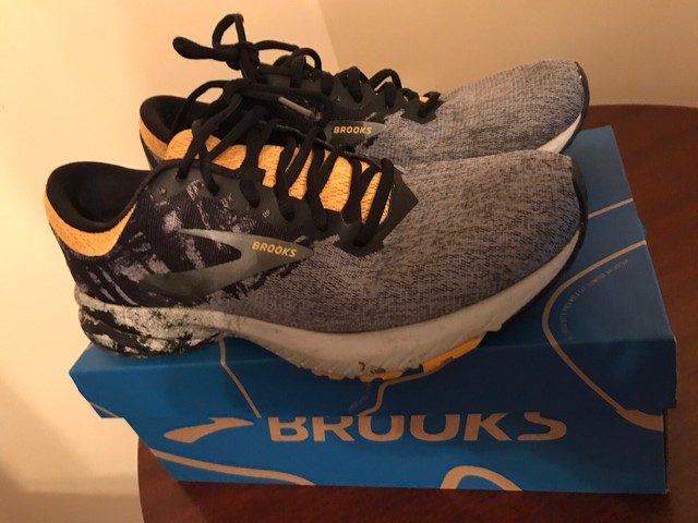brooks men's pittsburgh launch 6 running shoes