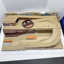 Vintage 1983 Hot Wheels Sto & Go Railroad Freight Yard Train - Incomplete