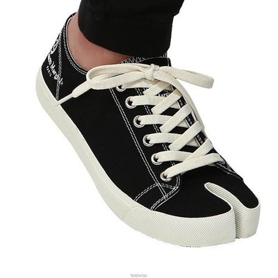 Maison Margiela Logo Tabi Sneaker 67121638