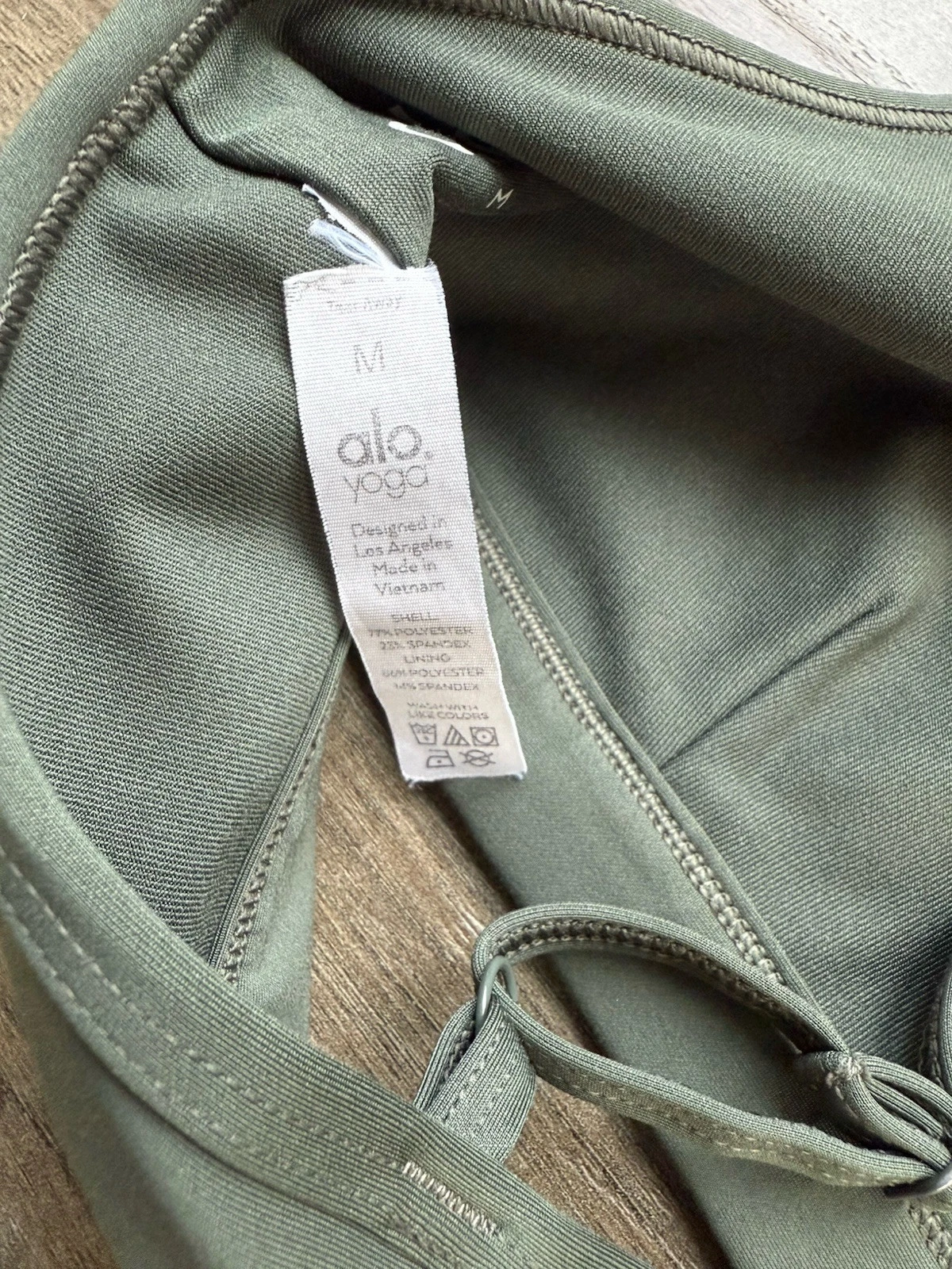 alo-yoga airlift intrigue tank-bra