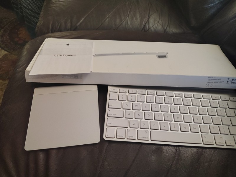 Apple magic keyboard  with mousepad