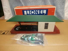 LIONEL # 2323 OPERATING FREIGHT STATION NEVER USED