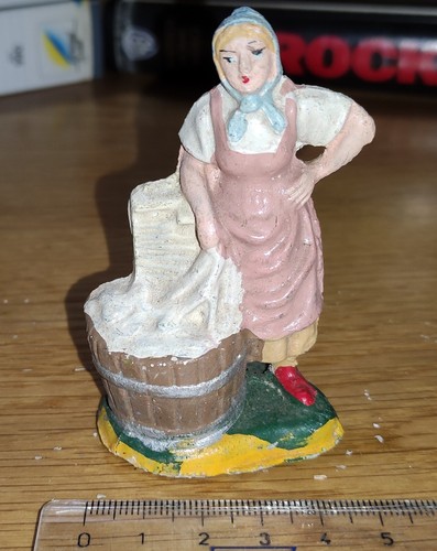 Pastore 9 cm Lavandaia/Massaia antica statuetta presepe Italy '900 NA pasta - 第 1/3 張圖片