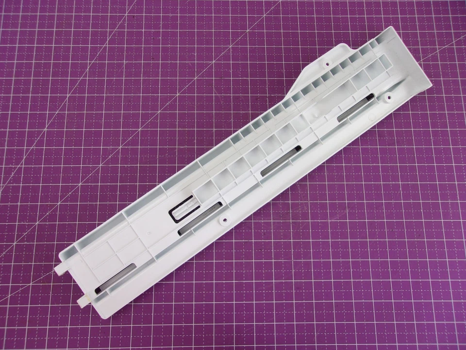 Riel de soporte derecho para refrigerador MEG61844802 Kenmore Foto 2 de 2