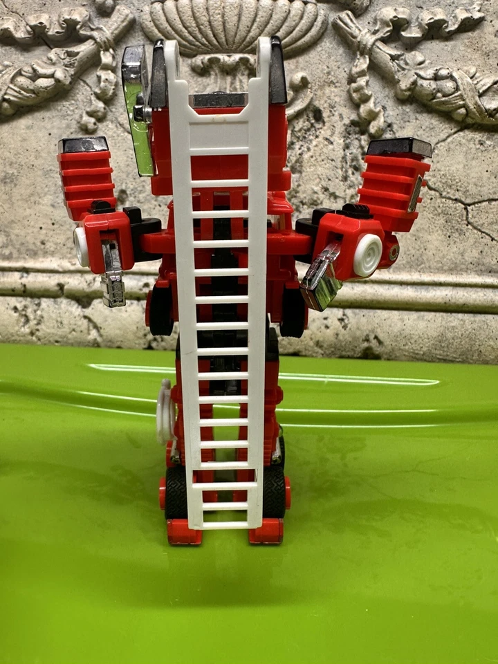 1982 Takara Hasbro Transformers G1 Inferno Firetruck *Missing Parts* - Image 2 of 2