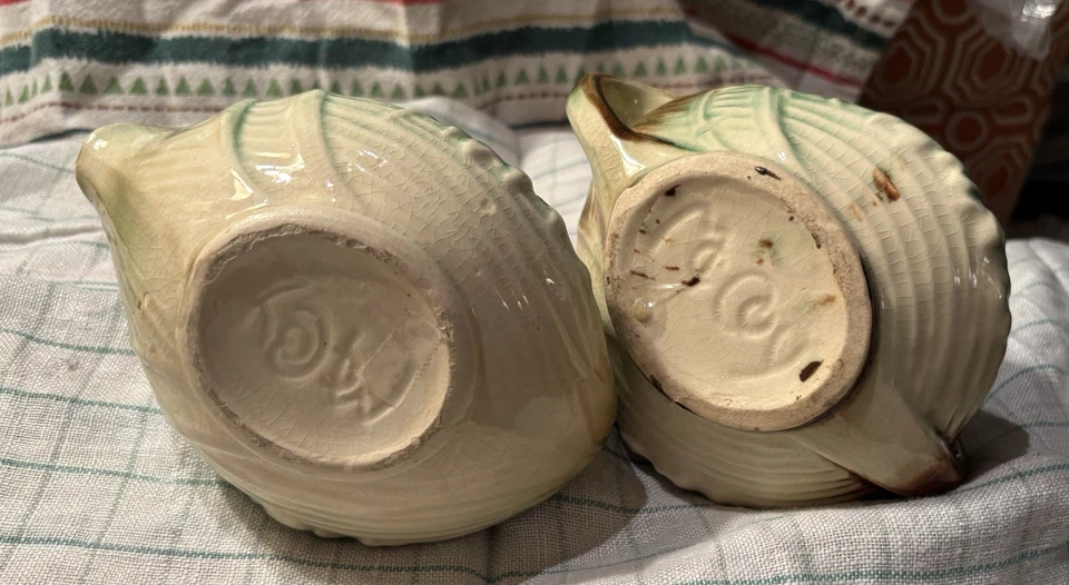 Vintage McCoy Daisy Pattern Sugar and Creamer Pottery Set. 1940’s - Image 4 of 4