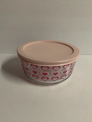Pyrex Limited Edition 4 Cup Pink Hearts Storage Dish with Pink Lid