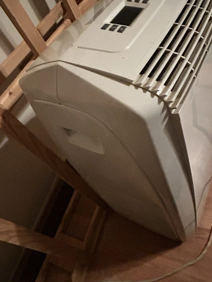 Unidad de aire acondicionado ventilación ventana Foto 3 de 4