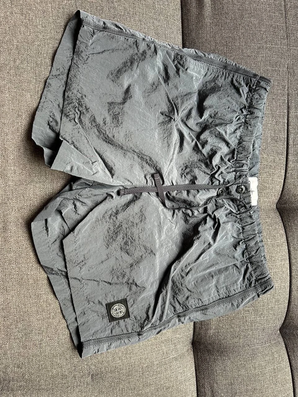 stone island shorts
Opens in a new window or tab