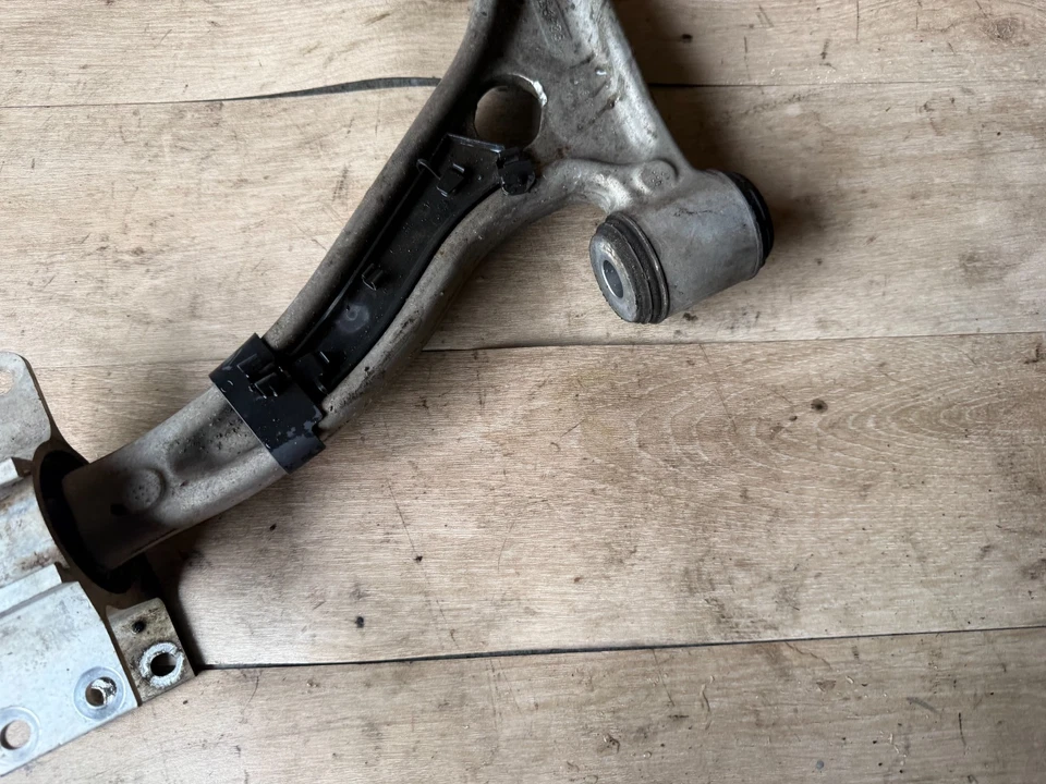 MERCEDES BENZ CLA250 INFINITI XQ30 FRONT LEFT DRIVER SIDE LOWER  CONTROL ARM - Image 2 of 4