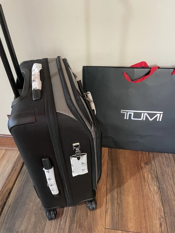 TUMI Merge Continental Front Lid 4 Wheeled Carry On Alloy Grey Spinner - Image 3 of 4