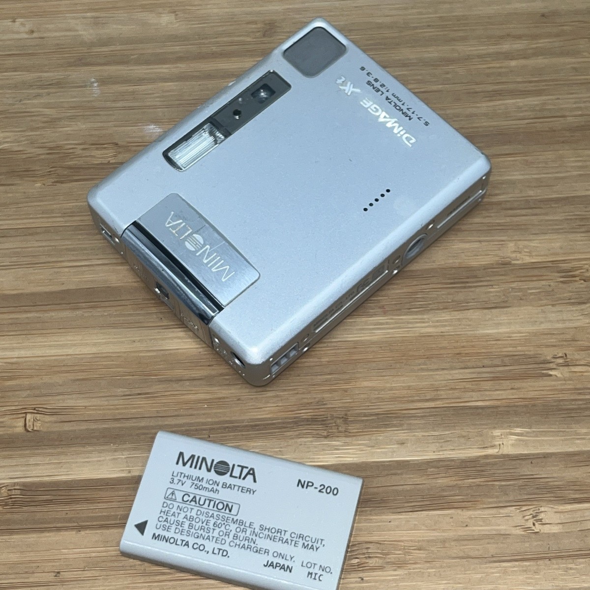 MINOLTA ミノルタ DIMAGE xt Y-167 Minolta Dimage XT Digital Camera- Compact 3.2mp 3x Optimal