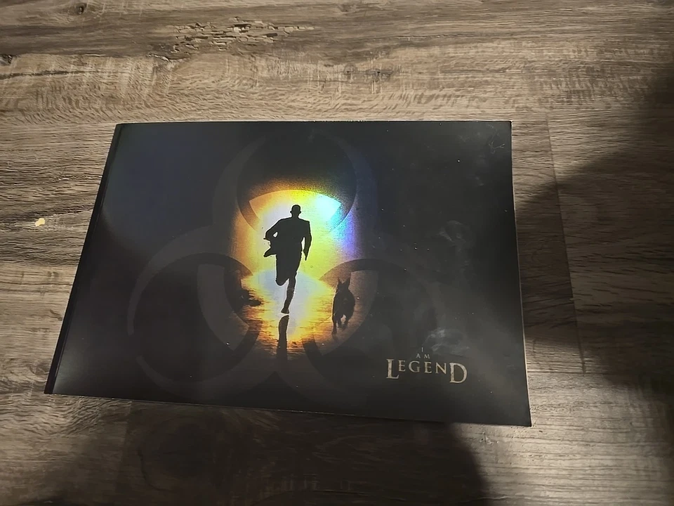 I Am Legend Ultimate Collectors Edition DVD 2010 Release, 3-Disc Set - Image 3 of 4