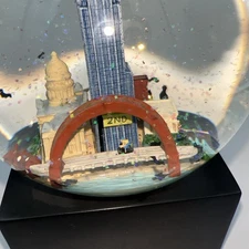 AUSTIN TEXAS  Musical Snow Globe Bats Lance Armstrong Deep in the Heart of Texas