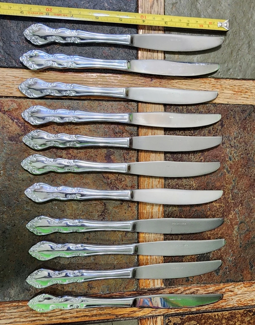 LOT OF 11 VTG KOREA🇰🇷 STAINLESS UNF124 SERRATED MODERN SOLID PLACE KNIVES
