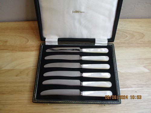 6 SAKS FIFTH AVENUE BUTTER SPREADERS PEARL ENGLAND-R12-2411