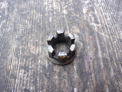 YAMAHA TDM 850 MK1 3VD (91-95) OEM HINTERRAD ACHSE ENDMUTTER