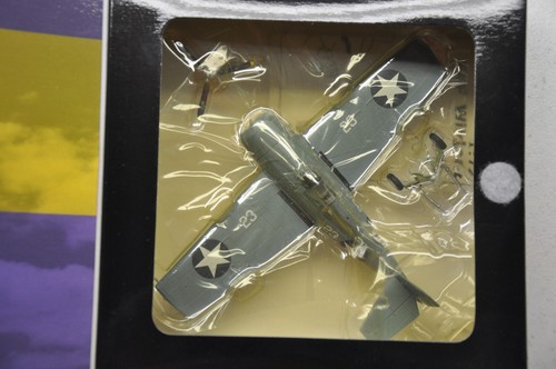 Dragon 50247 F-4F Wildcat White 23 VF 3 USS Yorktown 1942 1:72 "DAMAGED" - Picture 3 of 4
