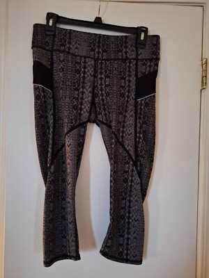 Athleta Prisma Stride Capri Athletic Women Leggings Size Small