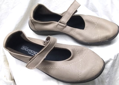 Arcopedico Shoes Women Size 7 (38) Hook Loop Beige Comfort Shoes Great Shape