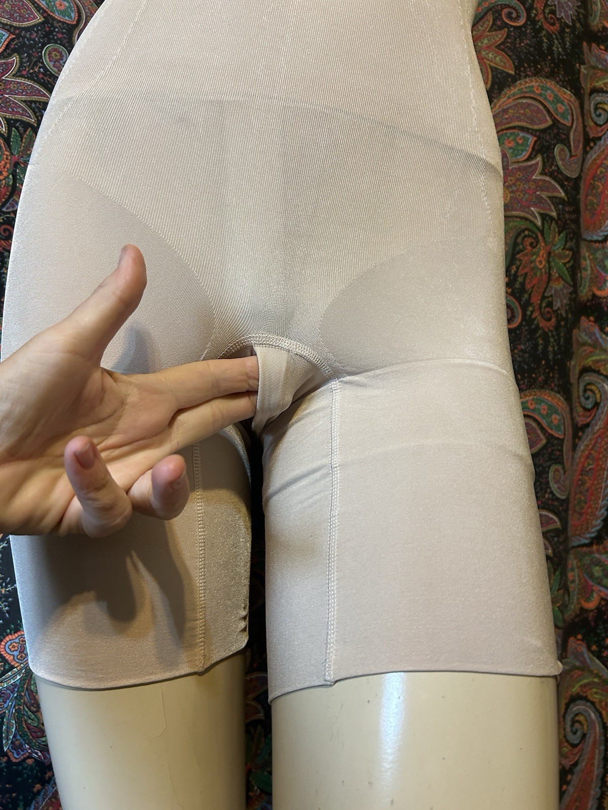 Curveez Comfort Evolution Full Body Shaper Beige Size M NWOT