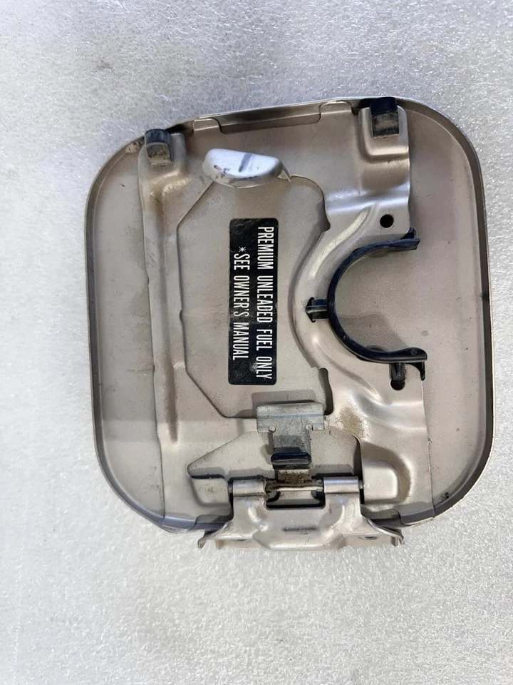 1997 1998 1999 2000 2001 2002 2003 2004 ACURA RL FUEL FILLER DOOR COVER GOLD NGM - Image 2 of 4