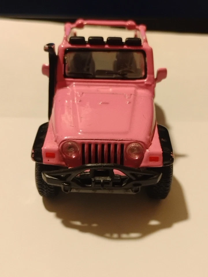 Vintage 2003 Maisto Pink Jeep Tours Jeep Wrangler Rubicon 1:35 Scale Rare - image 4 of 4