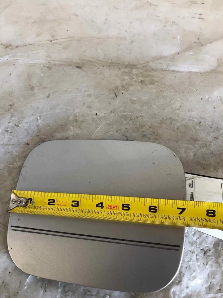 Toyota Prius 2002 sedán puerta trasera del tanque de llenado de combustible OEM Foto 4 de 4