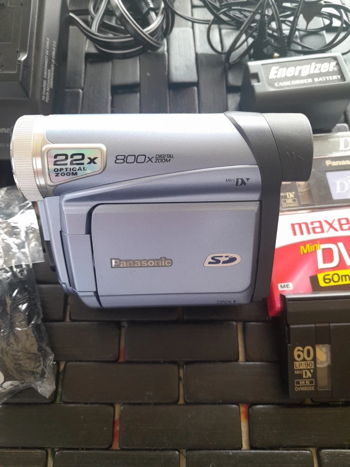 Panasonic PV-GS2 MiniDV Camcorder Video Camera  - Image 2 of 4