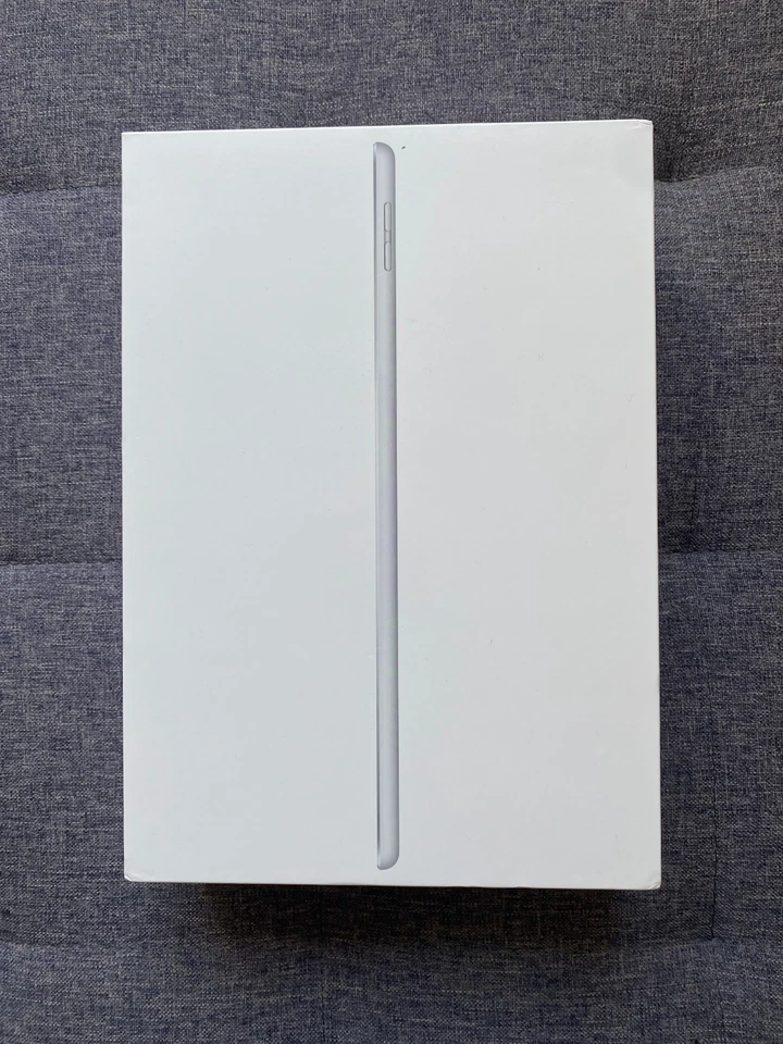 Wie Neu: Apple iPad 32GB, WLAN, 25,91 cm (10,2 Zoll) - Silber