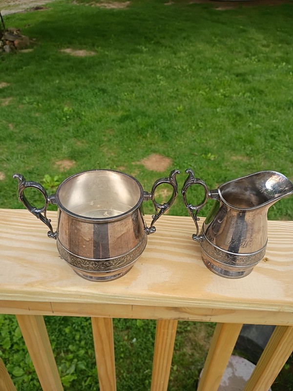 Antique / Vintage SILVERCRAFT Creamer and Sugar Bowl  2-Piece Set Silverplate