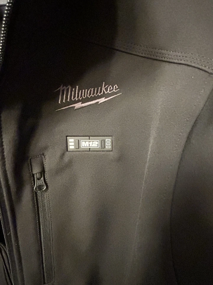 Milwaukee M12 Men's Heated Hooded Zip-Up Jacket Size XL WITH Battery - Image 2 of 4