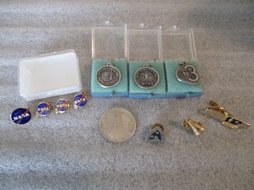 NASA MSFC PINS/TIE TACKS/FLOWN APOLLO 11 COIN/SKYLAB PENDANTS YR SERVICE++LOT-11