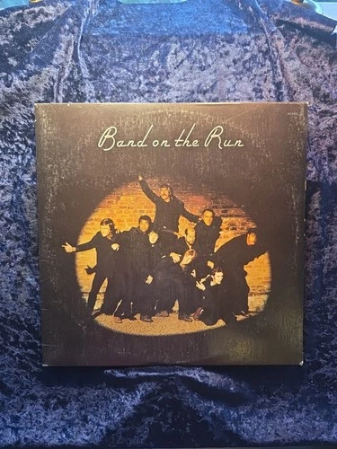 Paul McCartney & Wings: Band on the Run. 1973 LP Vinyl Record Album w/ Poster
