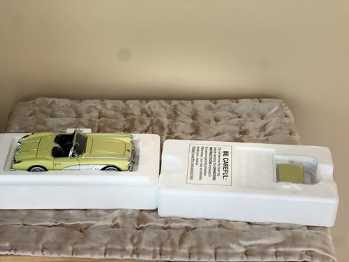 Danbury Mint 1958 CHEVROLET CORVETTE Die Cast 1:24 Limited Ed. In Original Box