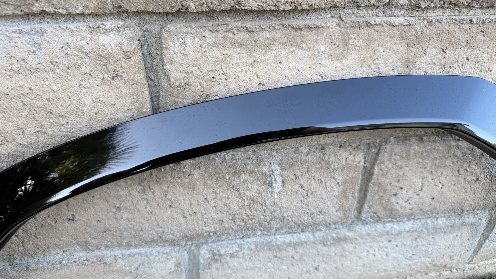 Lamborghini Urus Front Left Wheel arch molding P/N 4ML853717M