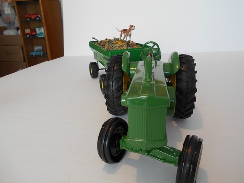 Custom 1984 Ertl 1:16 John Deere Model "R" Tractor & Wagon w/Load Set, #544/#529 - Picture 16 of 23