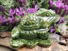 Green Jade Money Toad (JinChan) Frog Feng Shui Garden Office or Home Decor