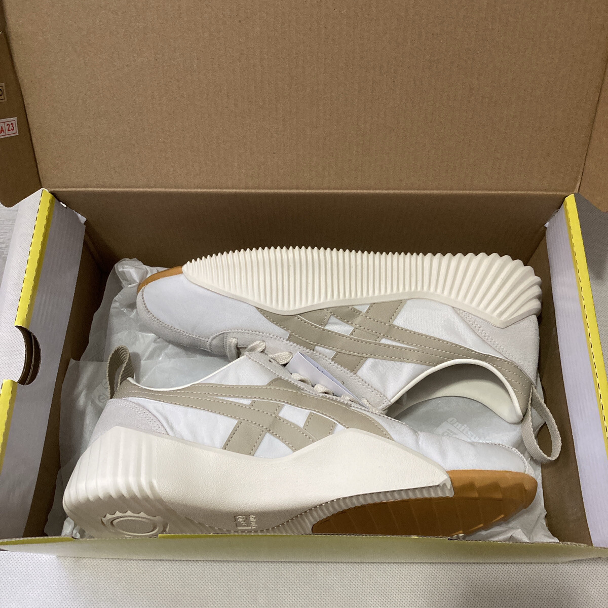 Onitsuka Tiger ACROMOUNT 1183B257 104 CREAM/PUTTY Men Shoes