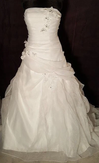 Vestido de novia blanco sin tirantes Moda Bella organza cristal plisado joya Mary's Foto 2 de 4